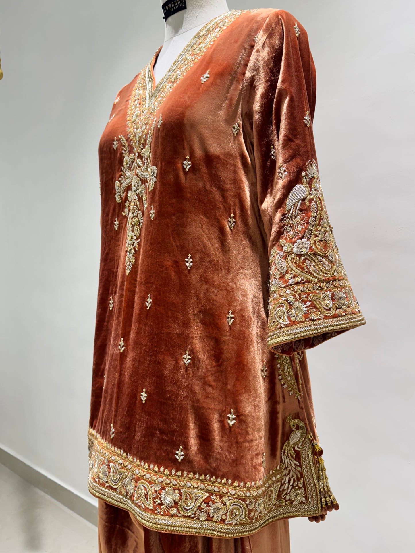 Kesari Velvet Farsi Suit