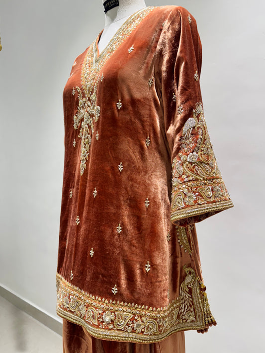 Kesari Velvet Farsi Suit